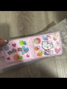 Deadstock vintage new in package 2006 hello kitty wallet